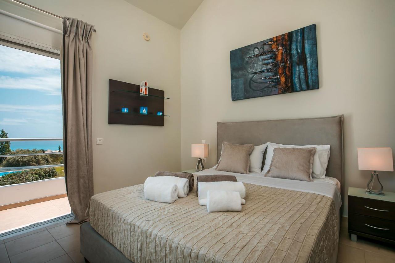 Luxury Petalutha *